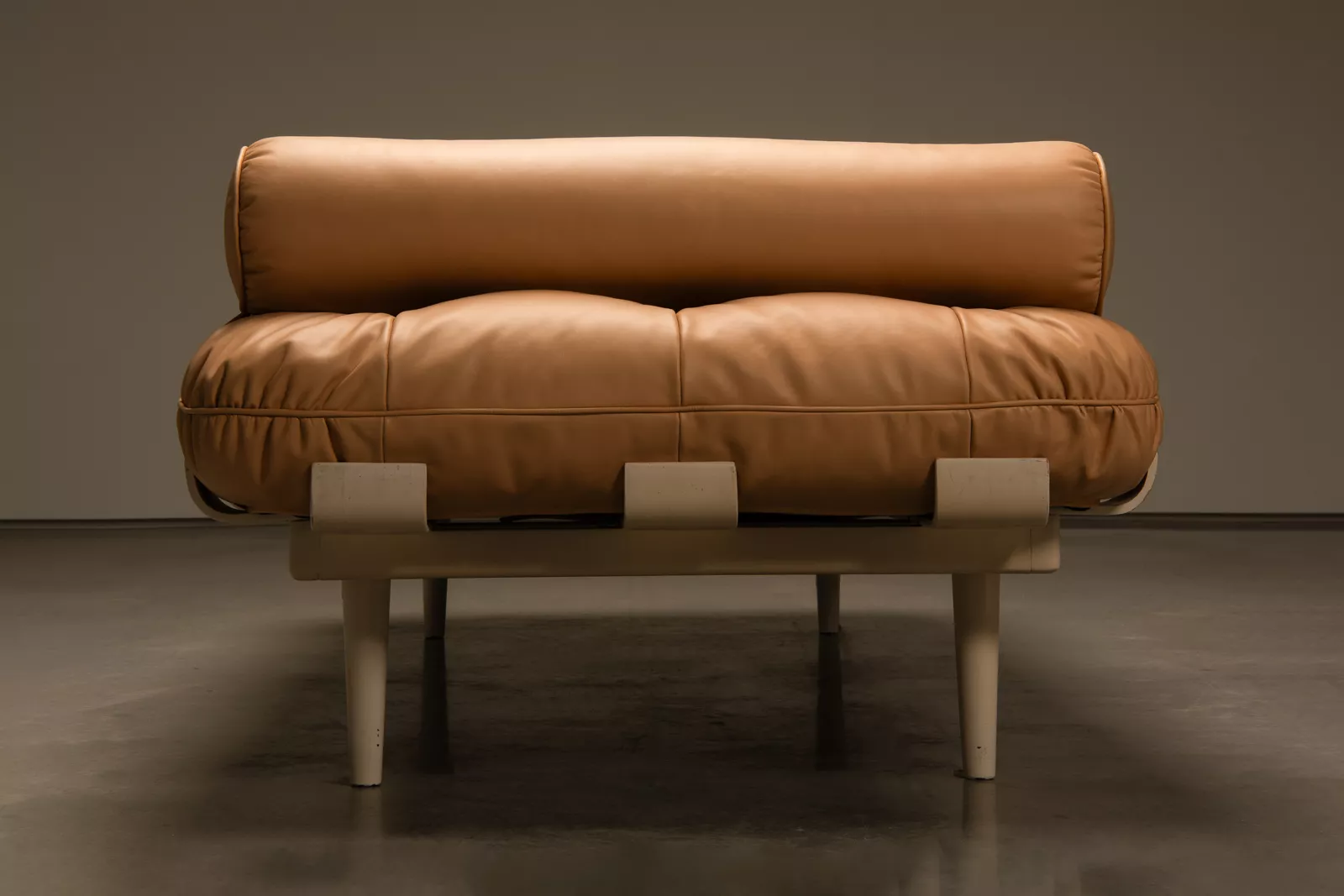 RARE DAYBED