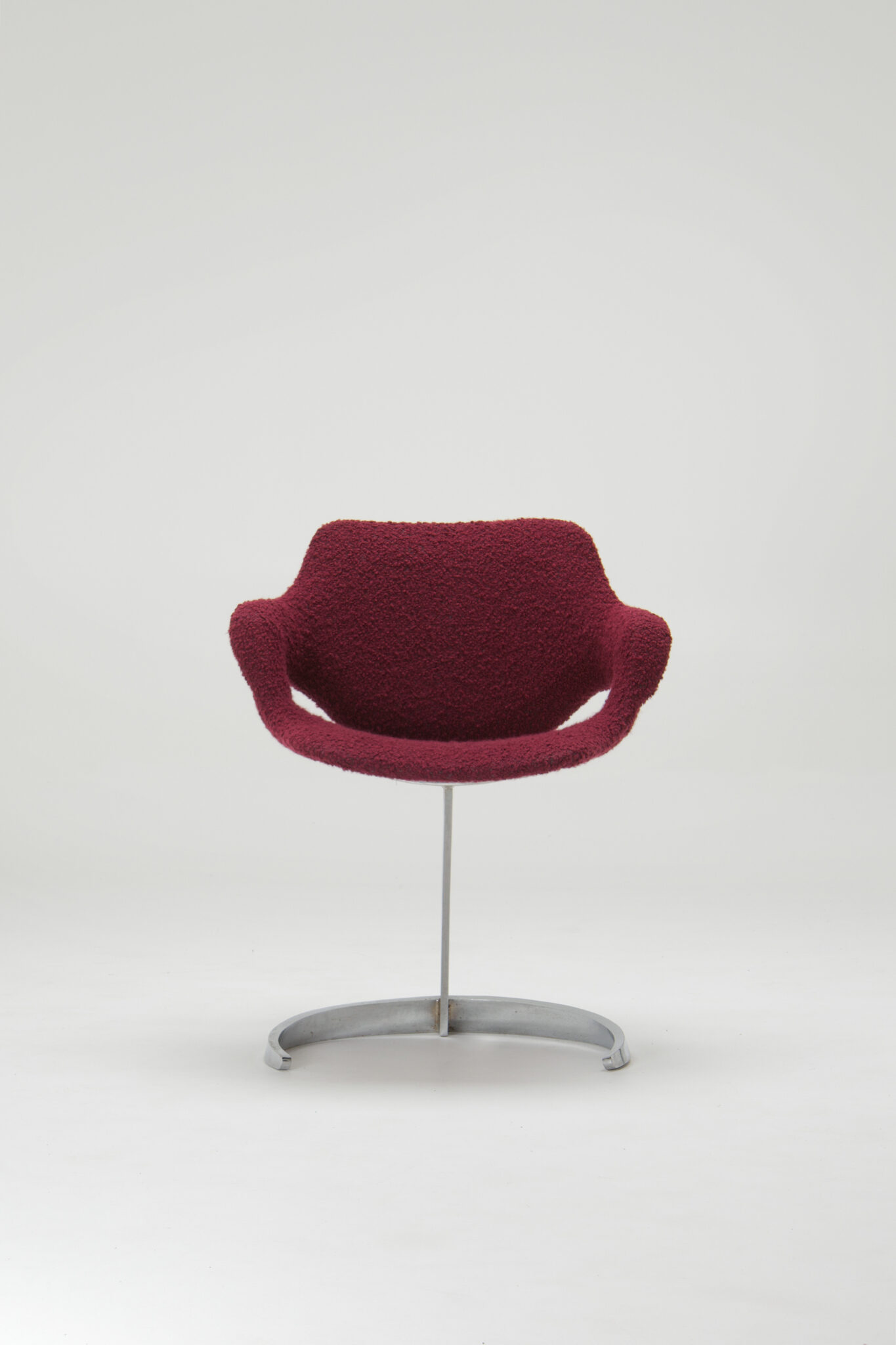 Sculptural "Scimitar" Dining Set in Burgundy Bouclé