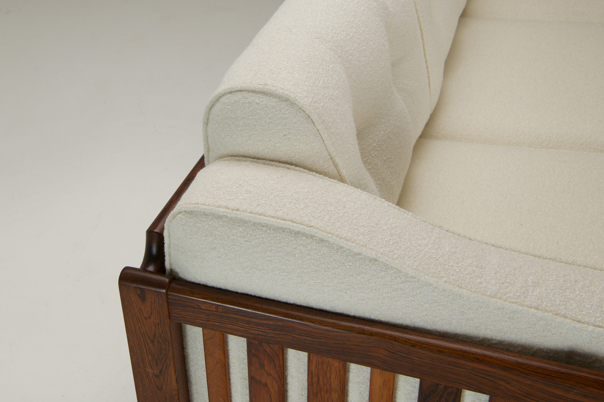 Monte-Carlo-3-seater-sofa-Ingvar-Stockum-Futura-Mobler-white-boucle-06-scaled