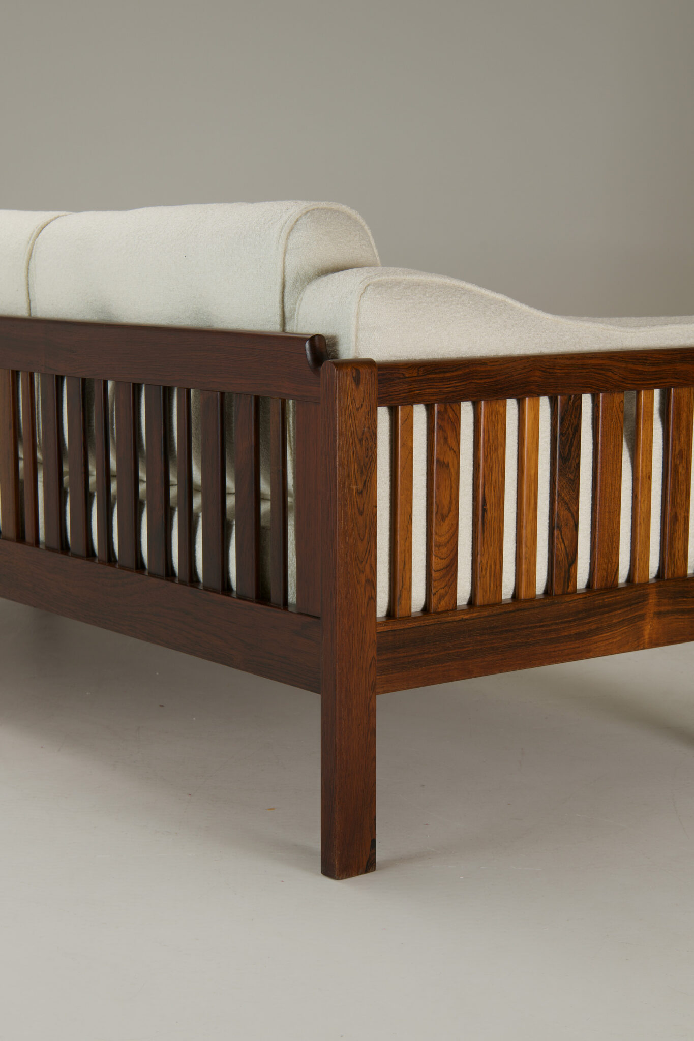 Monte-Carlo-3-seater-sofa-Ingvar-Stockum-Futura-Mobler-white-boucle-07-scaled
